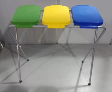 Klappbarer Trio-Taschenständer